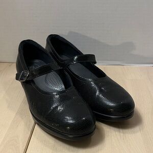 SAS Black Snakeskin Print Buckle Mary Jane Flats Women’s Size 10 Narrow